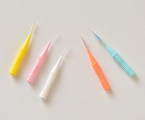 デンタルフロス・歯間ブラシ